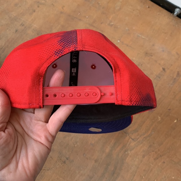 New Era 9Fifty snap-back Phillies cap. Never worn - Picture 3 of 5